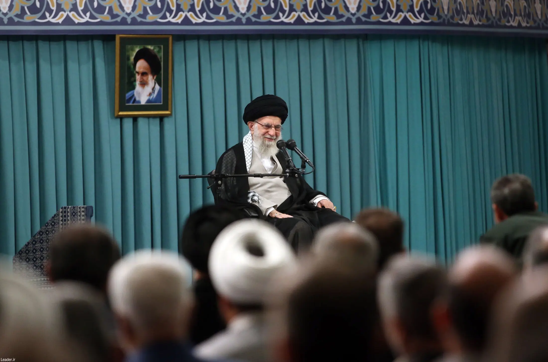 دیدار اعضای ستاد برگزاری کنگره ملی شهدای استان اردبیل با رهبر انقلاب