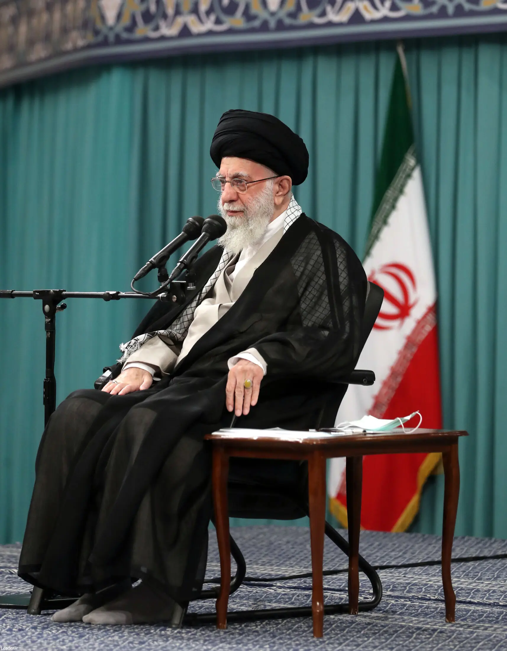 دیدار اعضای ستاد برگزاری کنگره ملی شهدای استان اردبیل با رهبر انقلاب